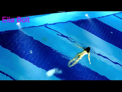 ❤️ No puc parar de mirar-la, jove rossa presa nedant nua a la piscina del complex ELLA BOLT ❤ Porno preciós al porno ca.naughtyhentai.ru